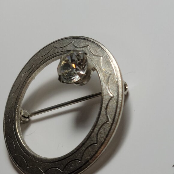 Circle of Life Symbol of Love to be Alive Vintage Brooch with Prong Set Cz - Picture 5 of 5